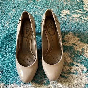 Life Stride nude pump size 7
